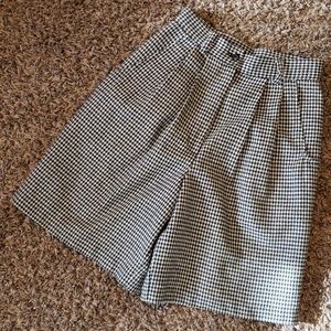 Vintage Black and white patterned Skirt/skort